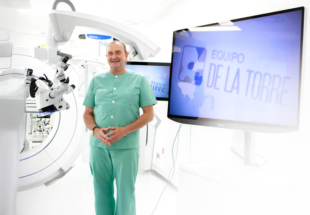 Dr Manuel de la Torre Chief Surgeon at the neuro vertebral institute